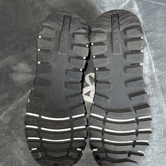 Pre-loved Prada sneakers excellent condition size 38 1/2 US size 7 1/2 - Picture 4 of 11